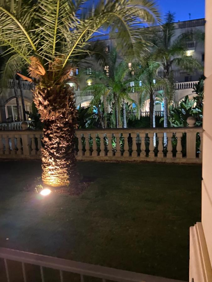 Casa *